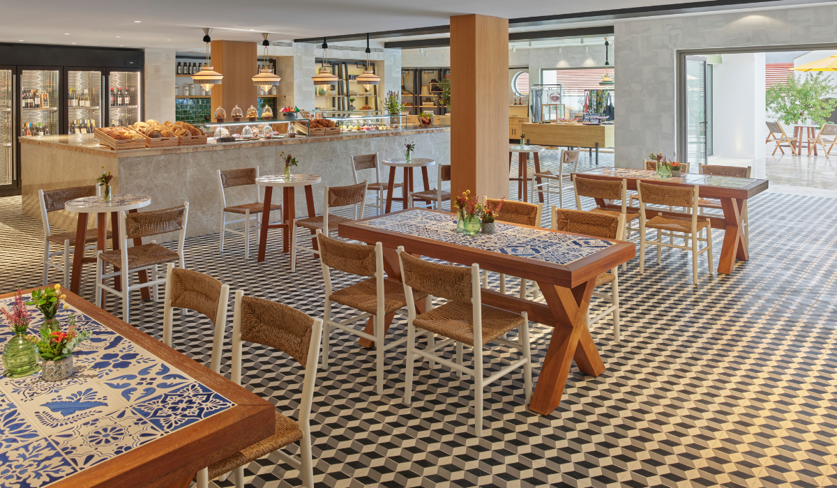 Cafe at Viceroy Ombria