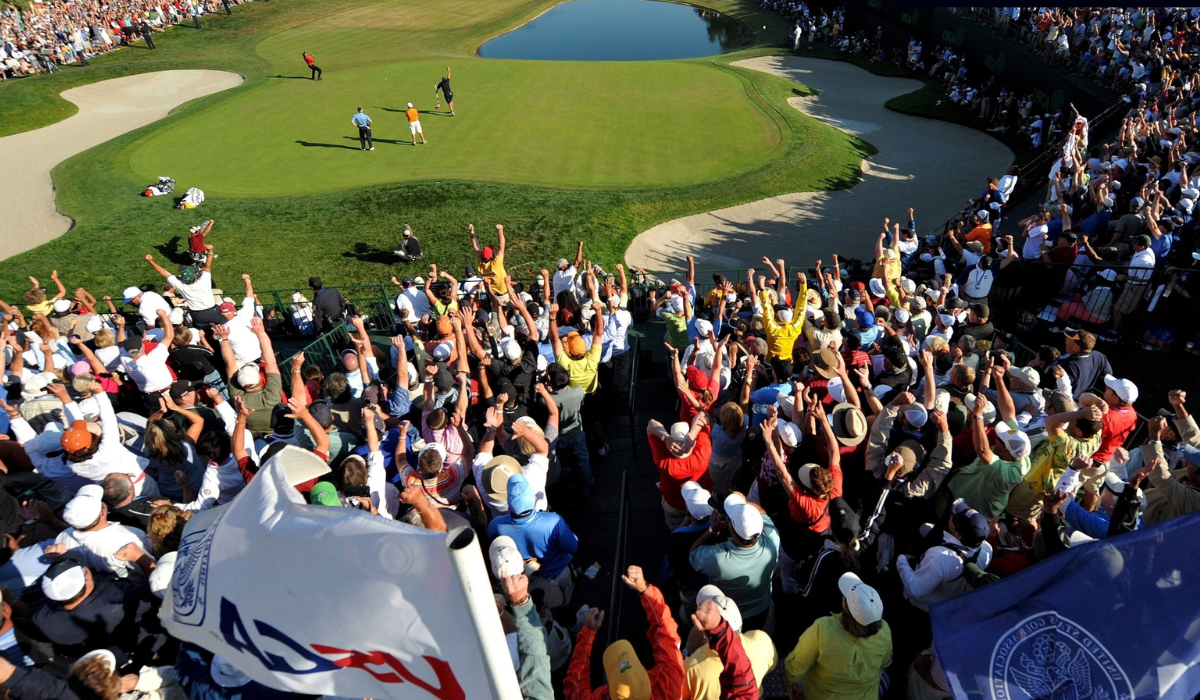 Cheering Crowd at U.S. Amateur