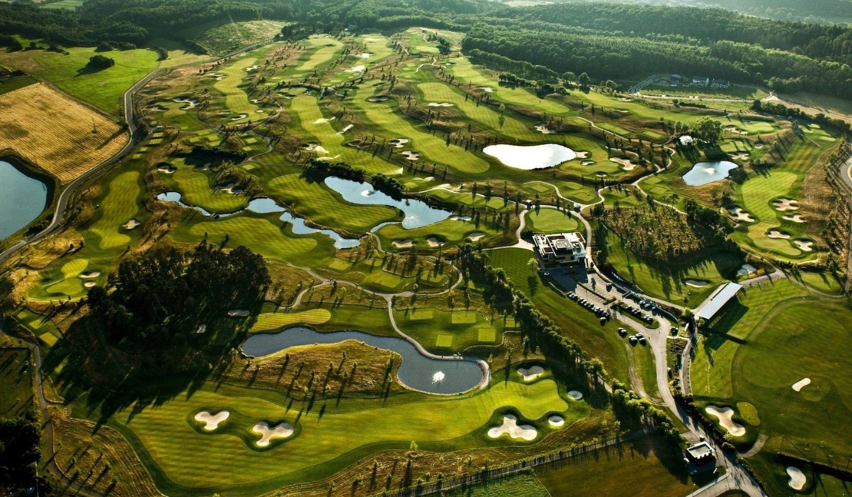 Albatross Golf Resort