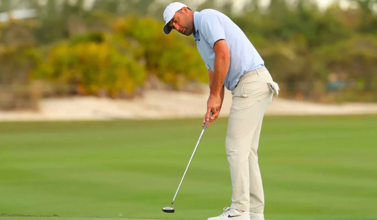 Scottie Scheffler with his Putter