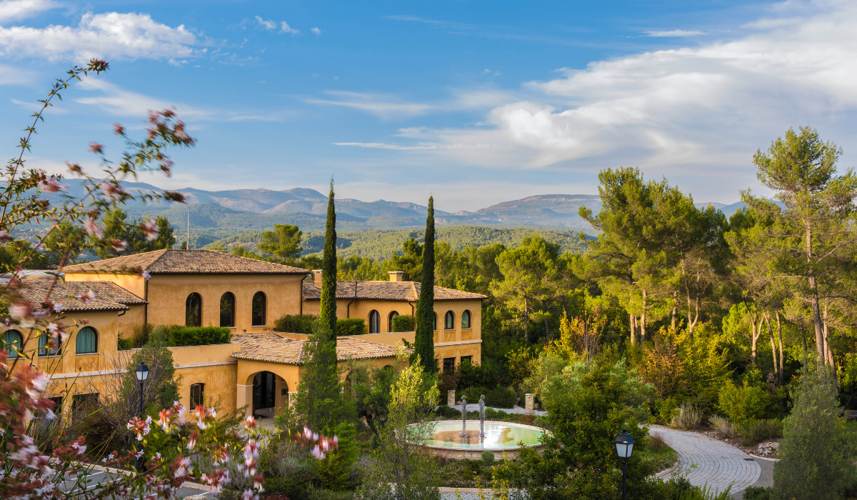 Terre Blanche Hotel Spa Golf Resort: Golf Destination in the Heart of Provence