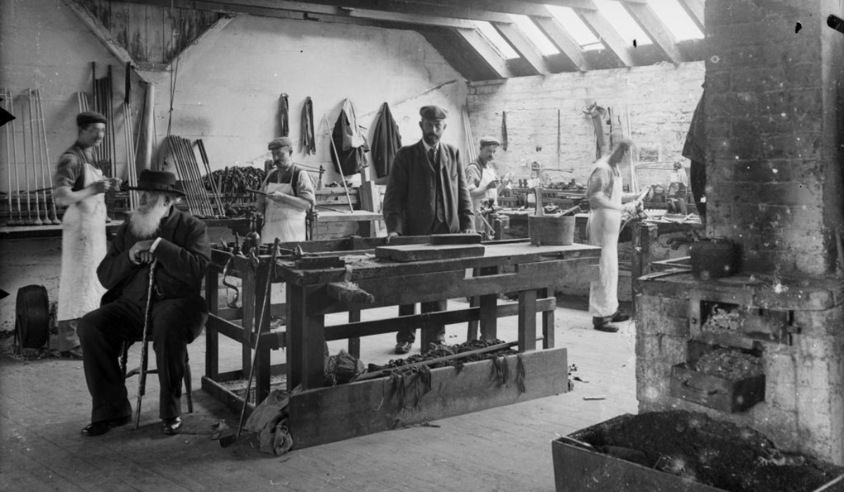 Traditional Golf Club Maker