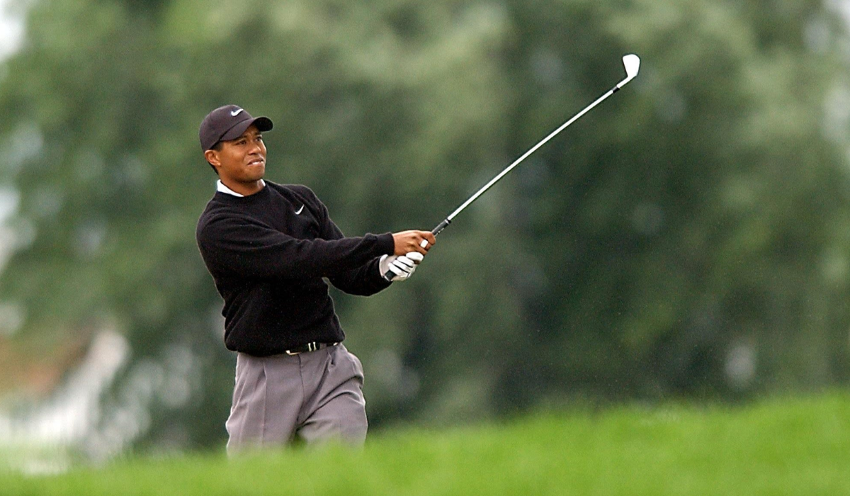 Tiger Woods’ Greatest Shots: Moments That Defined a Legend Tiger Woods at 2002 PGA Championship, Hazeltine National