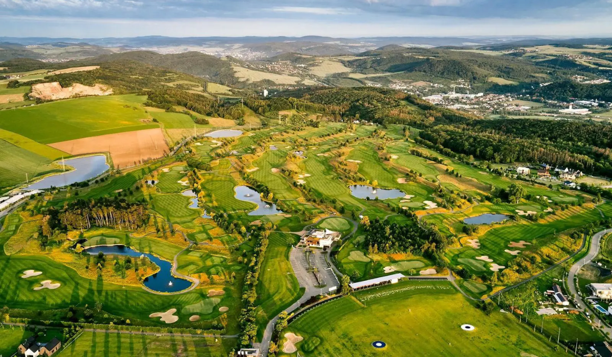 Albatross Golf Resort Course