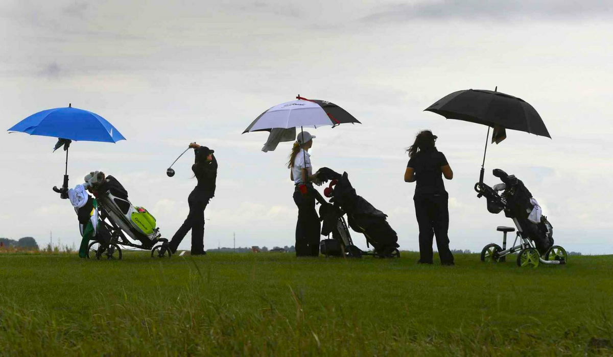 Golf in Rain