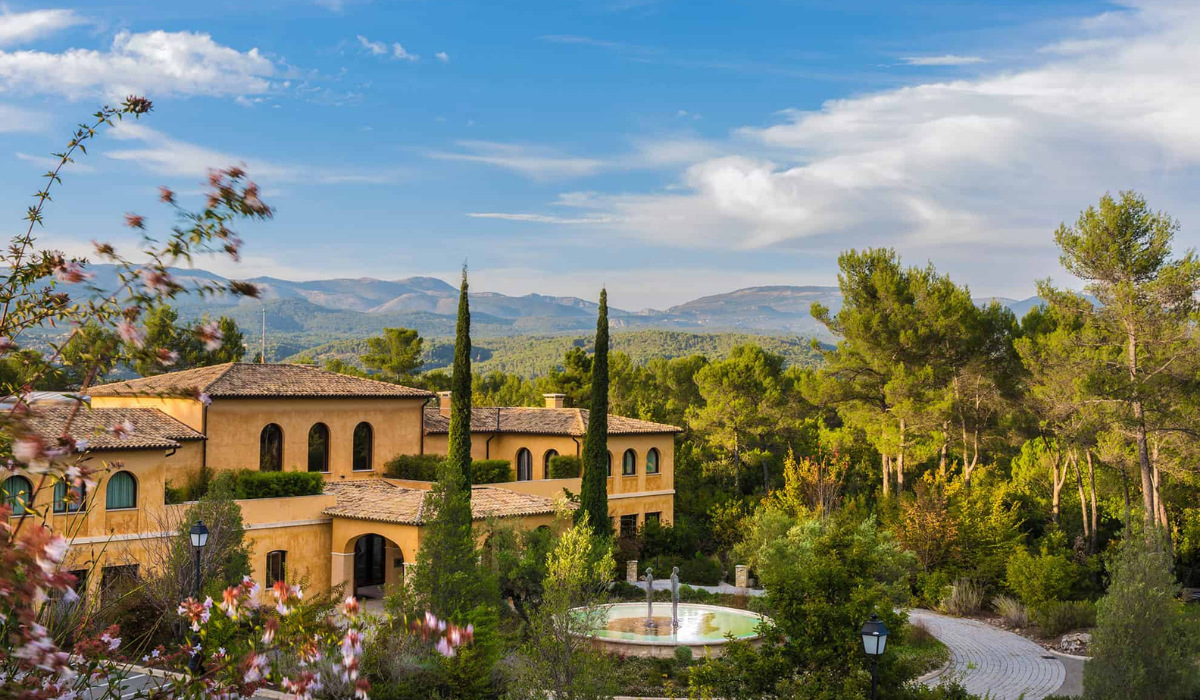 Domaine de Terre Blanche Hotel Spa Golf Resort