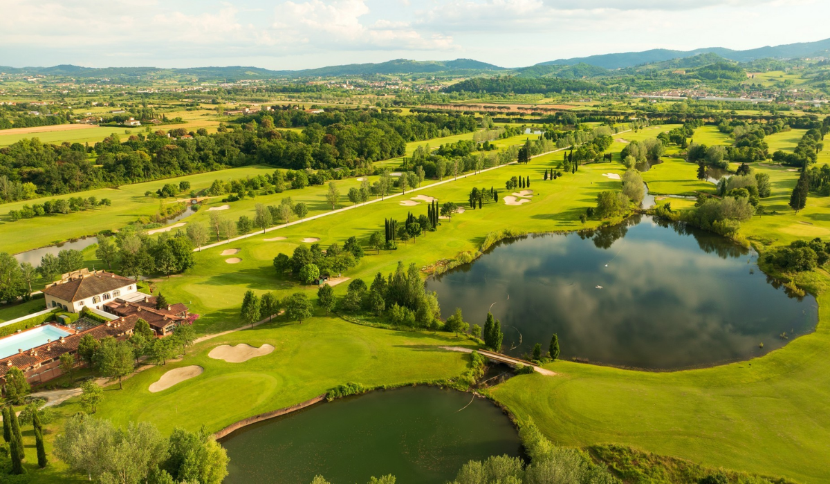 Le Pavoniere Golf & Country Club in Tuscany
