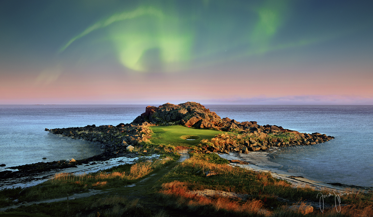 Northern Lights at Lofoten Links