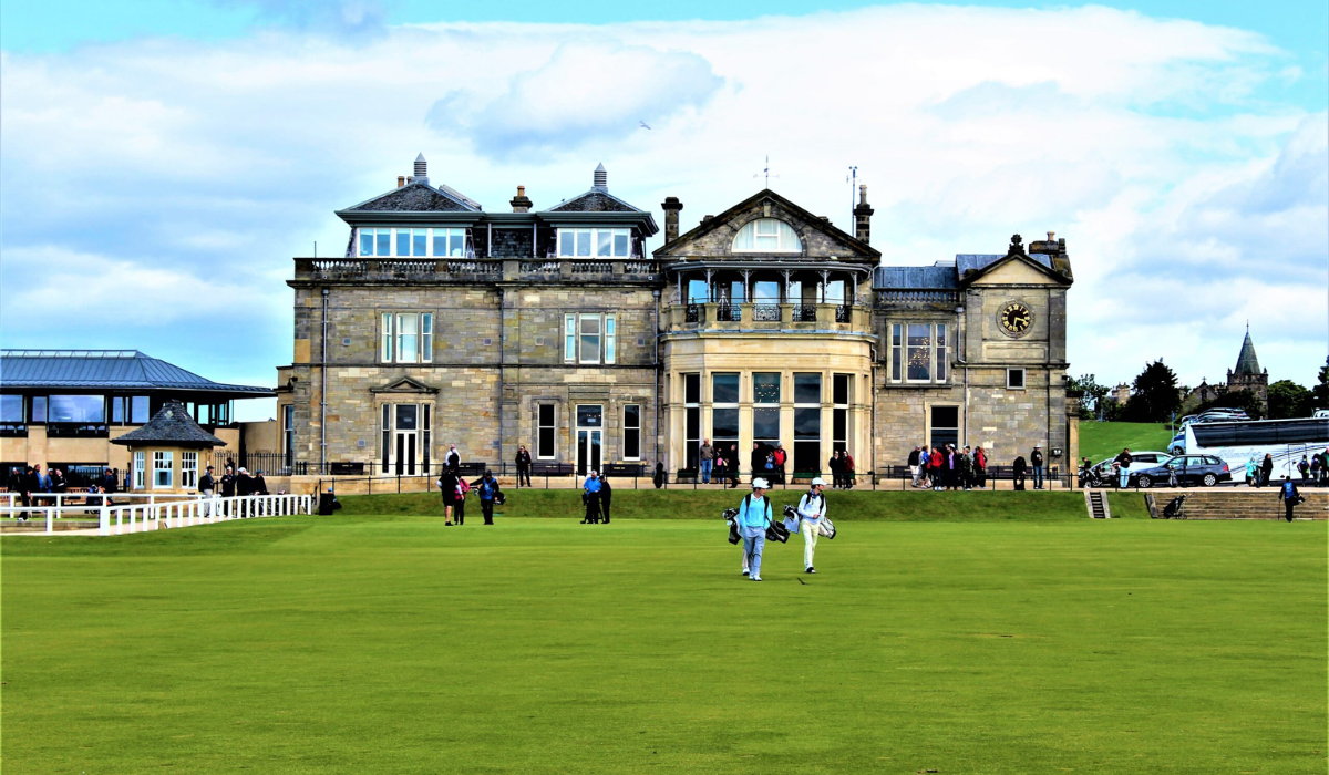 Golf at Royal & Ancient Clubhouse